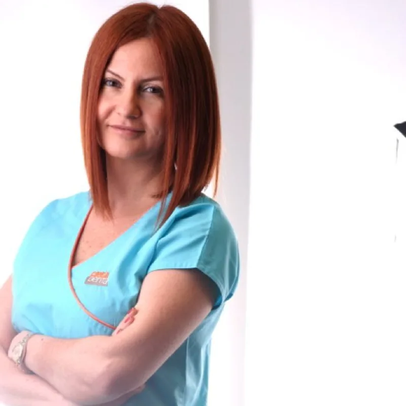 Dt. Duygu Karaosmanoğlu portresi